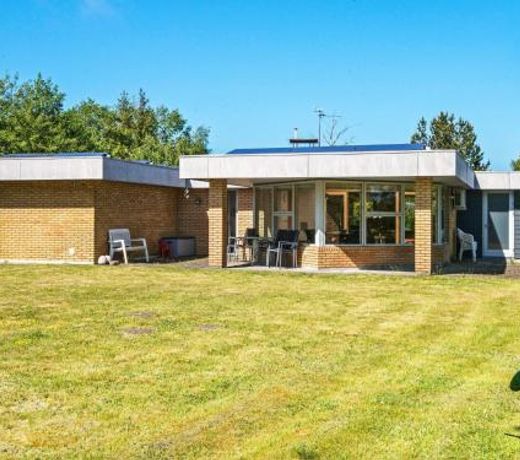 6 person holiday home in Tarm