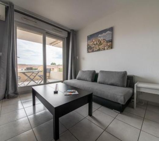 APPT DE CHARME AVEC GRAND BALCON PROCHE AVIGNON WiFI GRATUIT