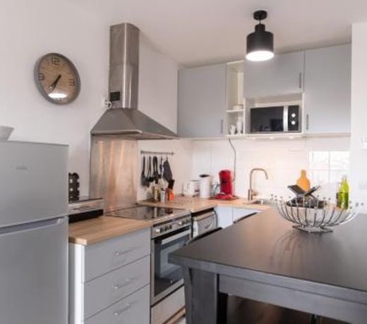APPT DE CHARME AVEC GRAND BALCON PROCHE AVIGNON WiFI GRATUIT