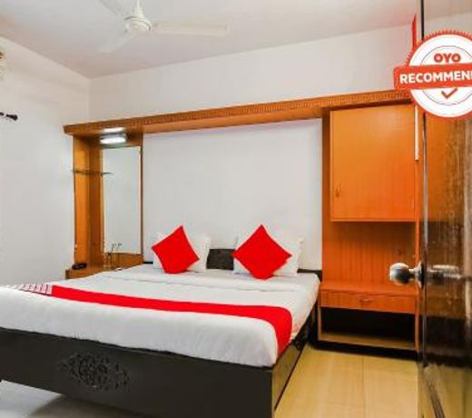 Flagship 74267 Hotel Maruthi Gandhi Park