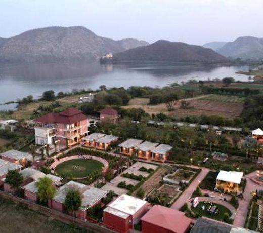 DESI THATH RESORT