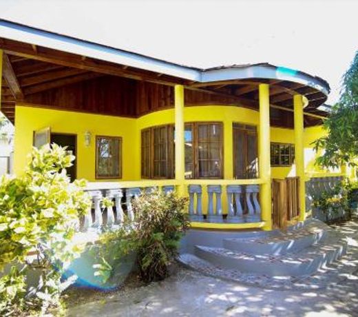 R&V VILLA