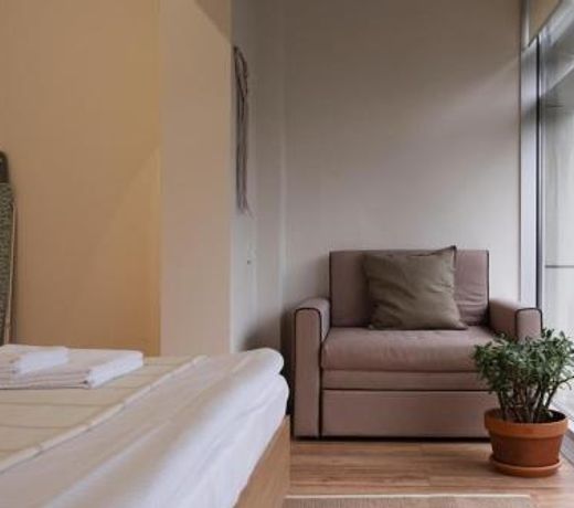 PLANTS & FRIENDS hostel