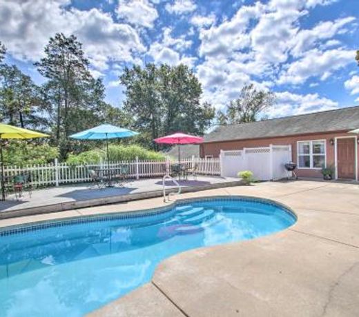 Cozy Ironton Cabin with Shared Pool and Patio!