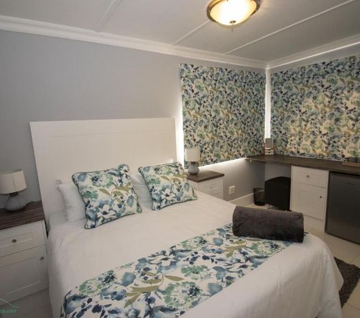 Dawson Manor Guest House