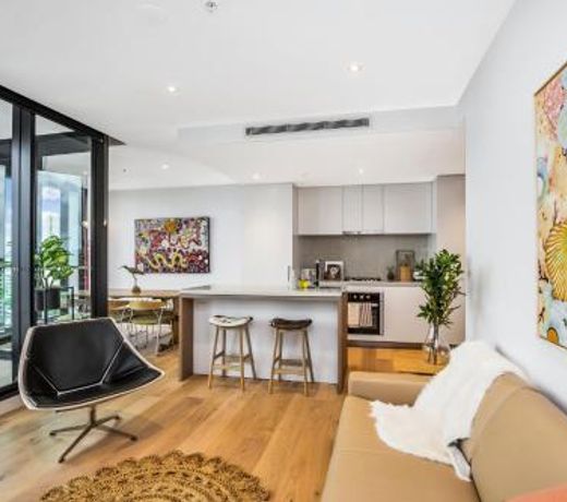 KOZYGURU FORTITUDE VALLEY DESIGNER GRADE 2 BED APT FREE PARKING QFV179-1401
