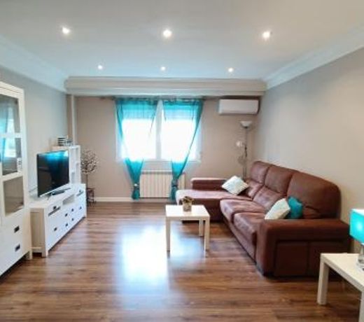 Amplio Apto con patio privado