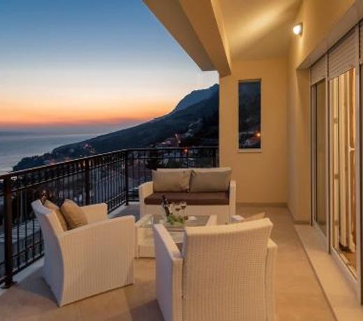 Villa Sun Palace with luxury 5 bedroom villa and amazing panoramic sea views