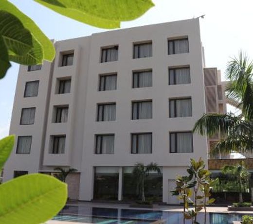 Hillcrest Hotel & Resort