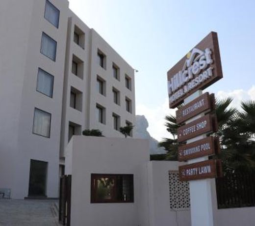 Hillcrest Hotel & Resort