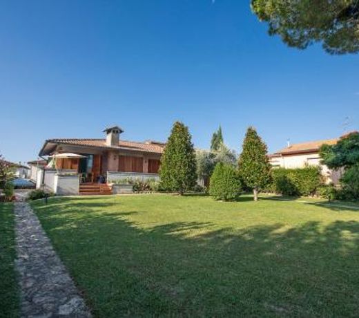 Villa Orsini - A Retreat in Pisa - Food and Relax