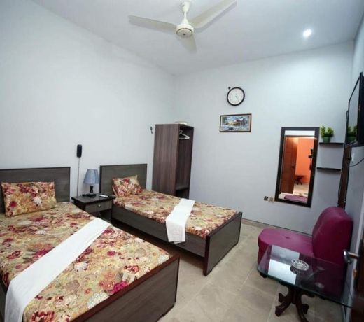 Seasons Inn