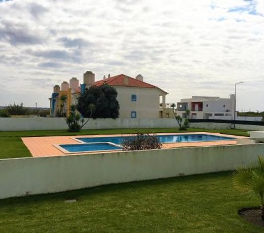 Palmeiras Apartement - T1 com Piscina