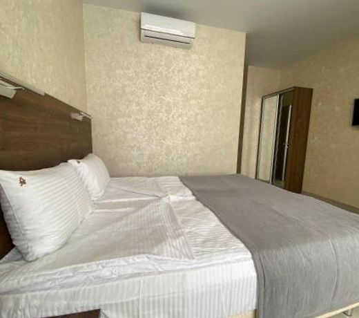 Maro Hotel