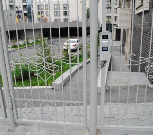 Uutnye studii v TeatralÊ¹nom kvartale