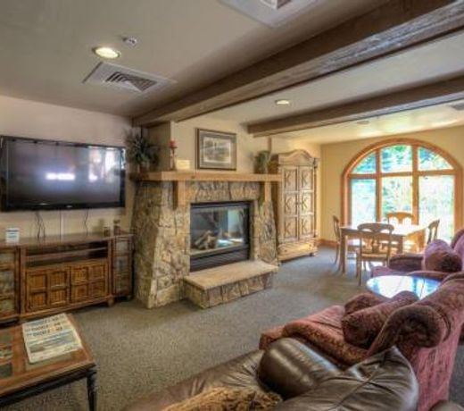 Red Hawk Lodge by Summit County Mountain Retreats
