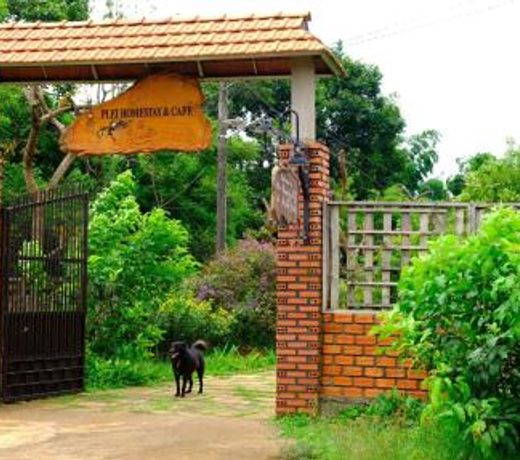 Plei Homestay & Cafe