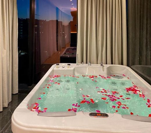 Black Diamond Hotel
