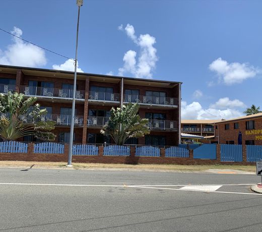 Sandpiper Motel