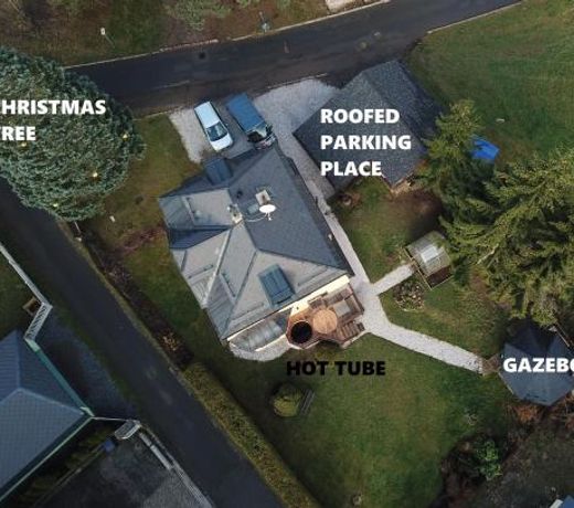 Apartment with private hot tub and garden