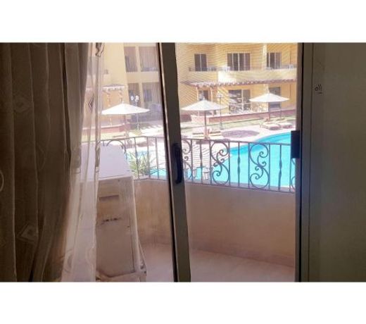 British Resort pool view Apartments