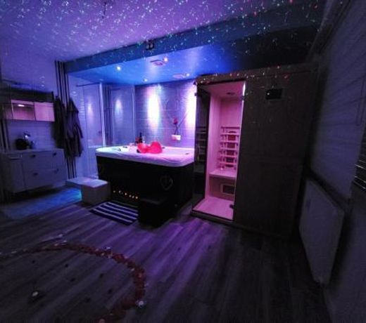 AOG PRESTIGE LeLovelyHome au Centre ville avec SPA JACUZZI et SAUNA proche gare et parking gratuit