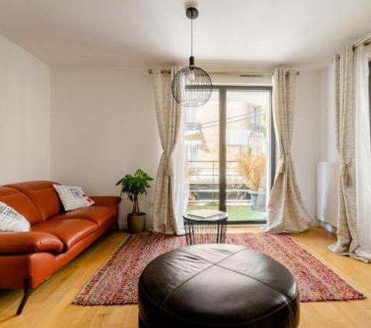 3 p 60 M2 Lesapparts Paris-Clichy terrasse equipee et wifi gratuit