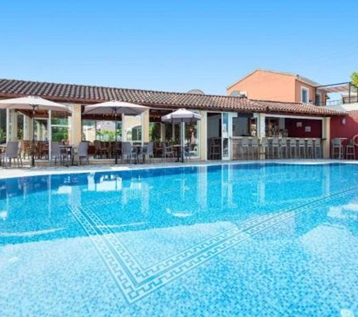 Asteraki Poolside Apartment