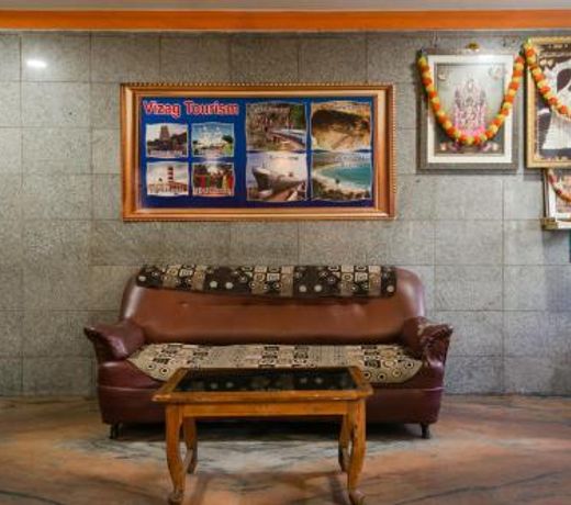 SPOT ON 76144 Hotel Manikanta Residency