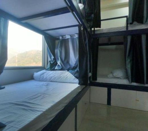 Back Stayz Hostel