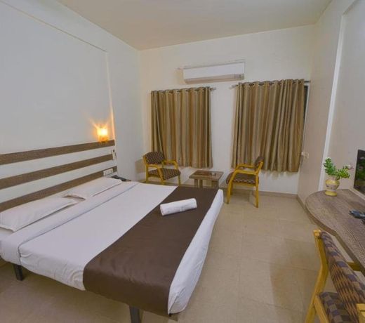 Hotel Orient Crown, Kolhapur