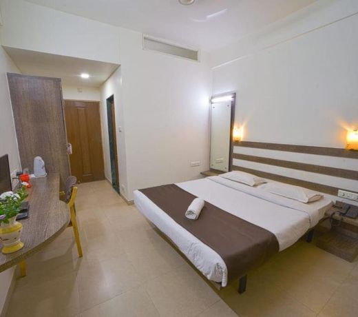 Hotel Orient Crown, Kolhapur