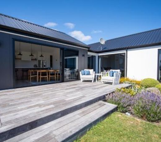 Lake House - Te Anau Holiday Home