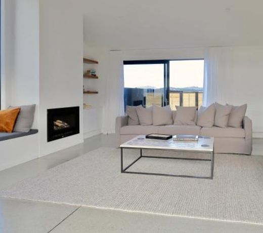 Lake House - Te Anau Holiday Home