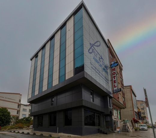 Fly And Stay Airport Hotel