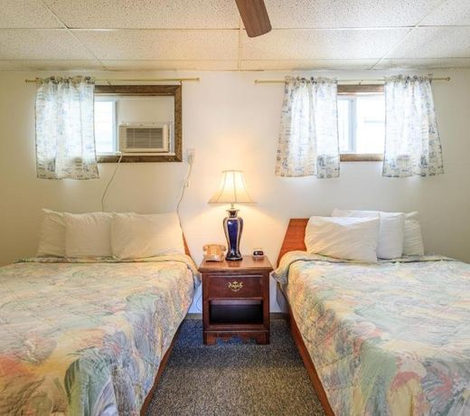 Ocean House Hotel & Motel