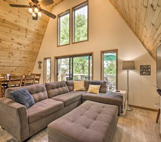 Rock River Waterfront Cabin Dock and Game Room!