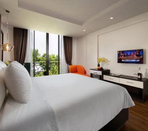 Aurora Hotels & Travel