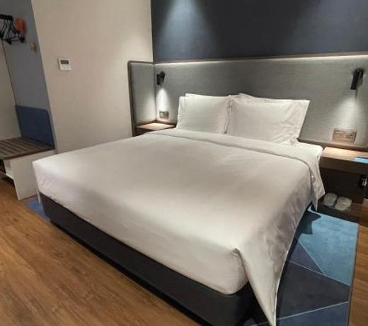 Holiday Inn Express Zhuhai Gongbei, an IHG Hotel