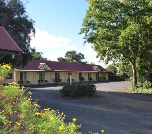 Bungalow Motel