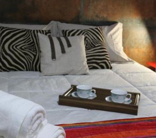 Excelente quarto com cama de casal king em casa perto do aeroporto de Curitiba