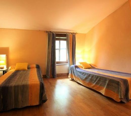 GÃ®te Villeneuve-d'Allier, 6 piÃ¨ces, 10 personnes - FR-1-582-183