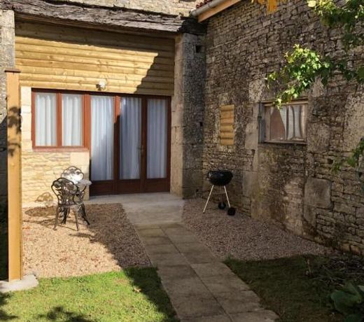 Blacksmiths Apartment in Blanzay - 1 bed