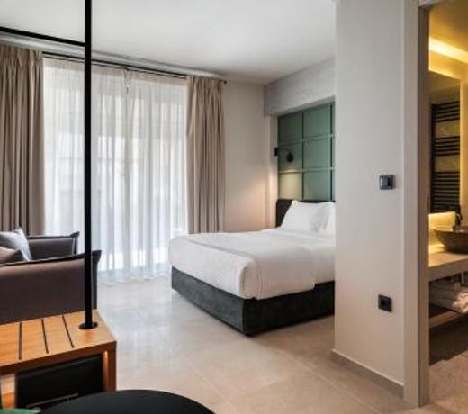 Magenta Luxury Suites