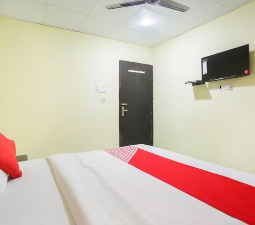 Collection O O 76442 Hotel Surya Plus