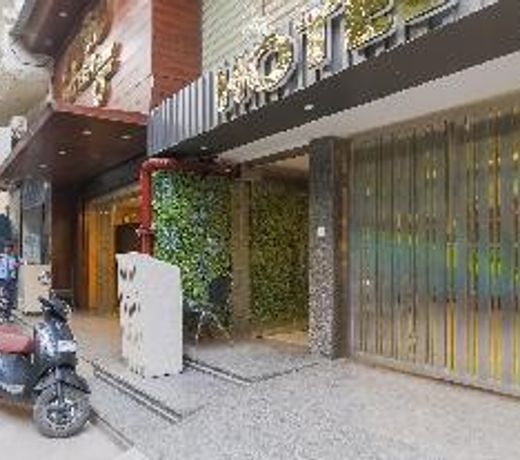 Townhouse 670 Hotel 16
