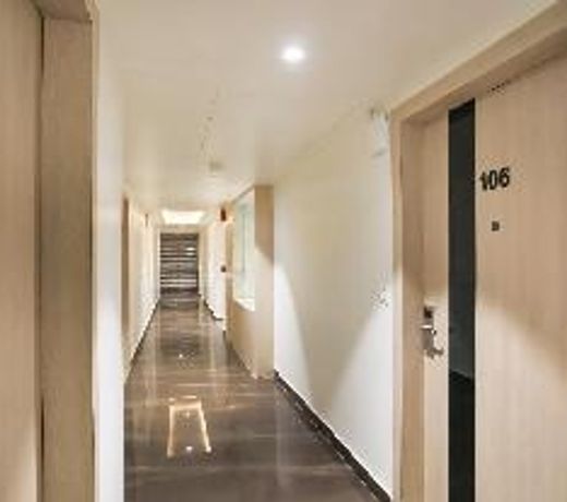 Townhouse 670 Hotel 16