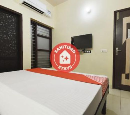 OYO 75930 Cozy Inn 2
