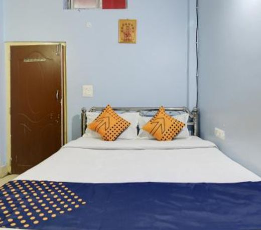 SPOT ON 76424 Maa Durga Lodge
