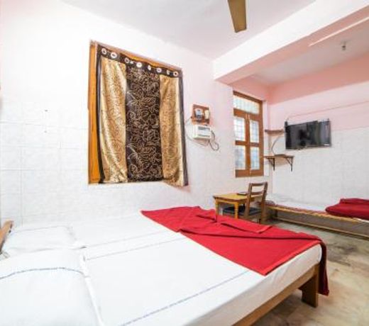 SPOT ON 45433 Sree Radha Lodge